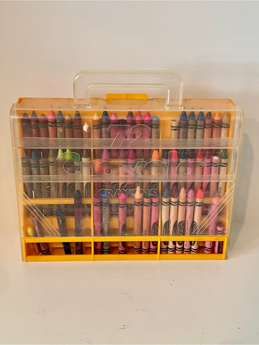 Vintage Crayola '80s Plastic Yellow Carry Portable Case 72 count case